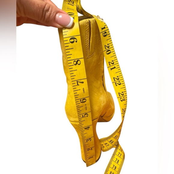 Sam Edelman Jaye Platform suede boots size 7.5 sunny yellow color. - Picture 15 of 16